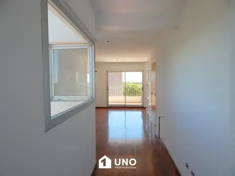 Lavalle y 9 de Julio - Amplio Dpto de 1 Dormitorio Externo. Con cochera.