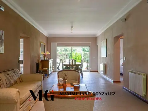 Casa 9 ambientes con 5 baños