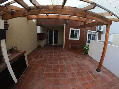 Depto Tipo Casa 6 ambientes con 4 baños