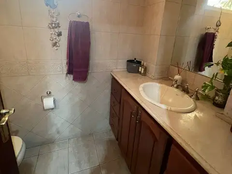 Casa 4 ambientes con 3 baños