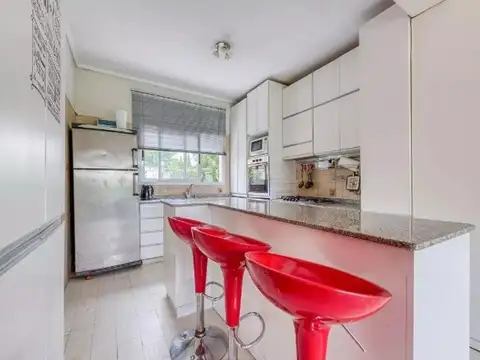 Casa en Venta con 4 cocheras