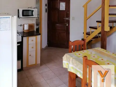 Casa 2 ambientes con 1 baño