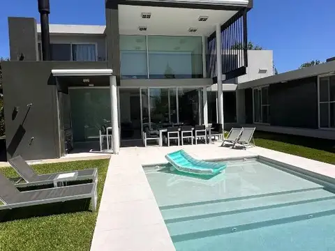 CASA 5 SUÍTES Y PLAYROOM EN TERRAVISTA - PERMUTA Y FINANCIA