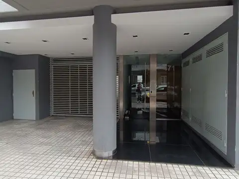 Aráoz 400, Piso 1