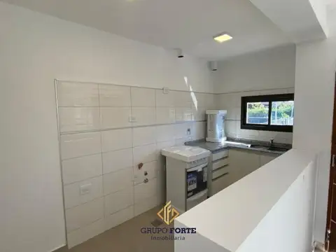 Casa en Alquiler con 1 cochera