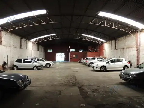 Departamento 80 ambientes con 64 baños