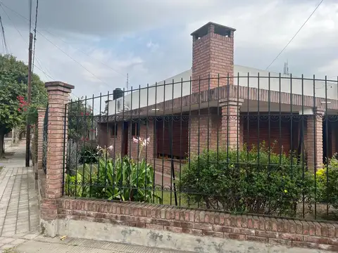 casa tres dormitorios IMPECABLE