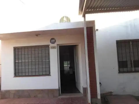 Casa de 2 dormitorios barrio gráfico FISHERTON 