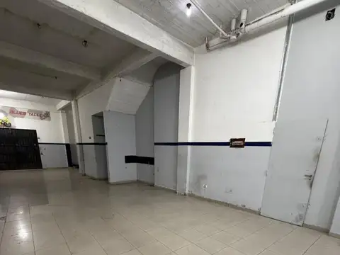 EXCELENTE LOCAL COMERCIAL CON PATIO