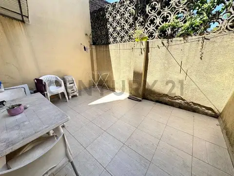 PH CON PATIO EN CASEROS