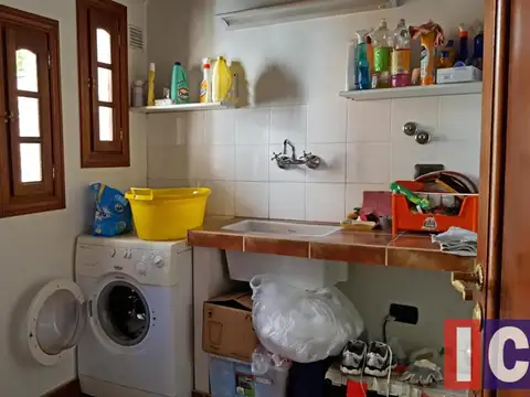 Casa en Venta con 10 cocheras