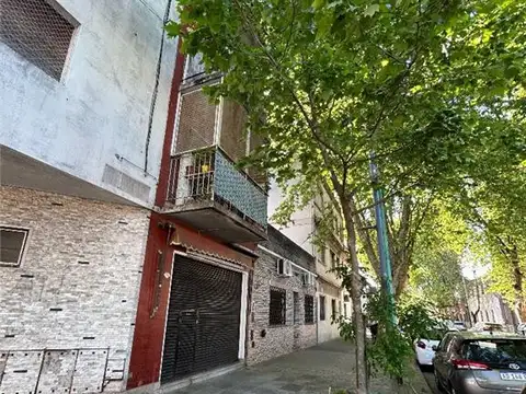 Local en Alquiler en Parque Chas, $ 480.000