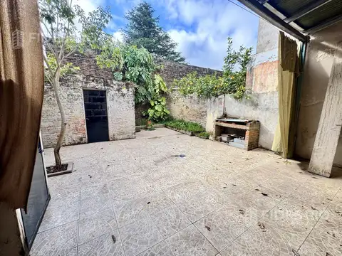 Casa 4 ambientes con 1 baño