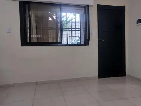 Depto Tipo Casa en Alquiler 40 años