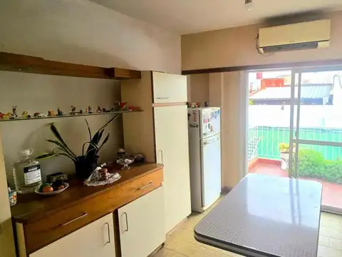 PH en venta - 3 Dormitorios 1 Baño - Parque Avellaneda