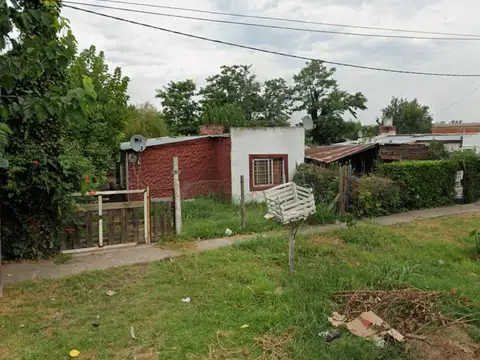 Casa en venta - 2 dormitorios 1 baño - 90mts2 - Melchor Romero, La Plata