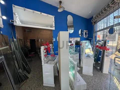 VENTA  - ESQUINA COMERCIAL - LOCAL (2 locales) con Vivienda - GRAND BOURD