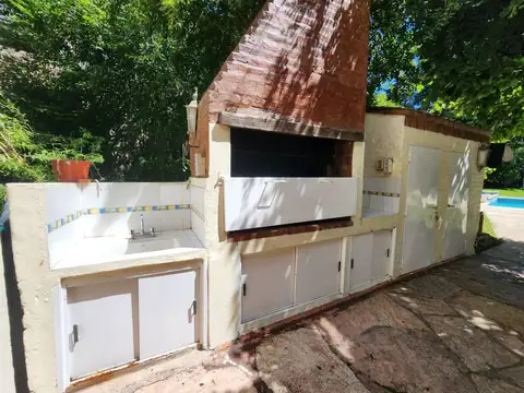 Casa en Alquiler en El Bosque, USD 1.200