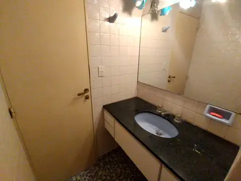 Departamento 4 ambientes con 2 baños