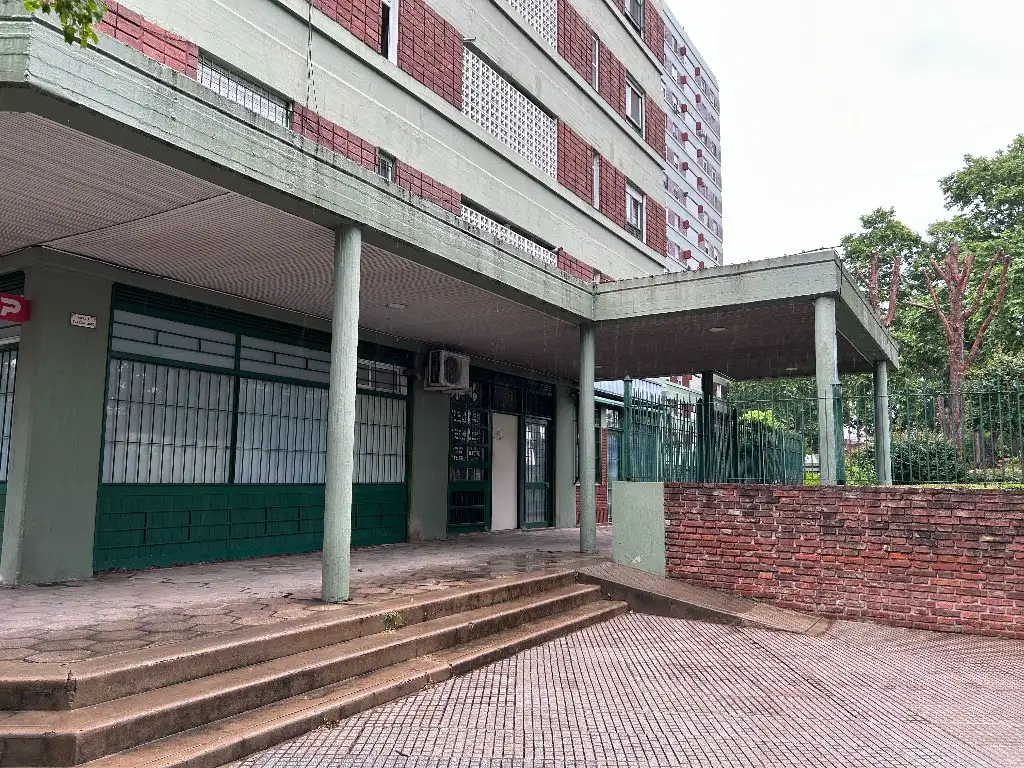 BURELA 2500, Piso P.B.
