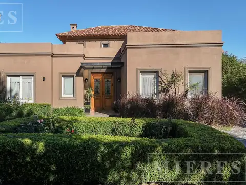Muy linda casa en venta en Buen Retiro