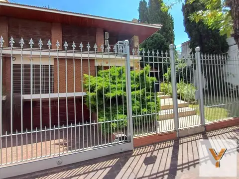 Almirante Brown e/ Saavedra y Alberdi