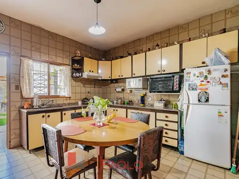 Casa en Venta con 3 cocheras