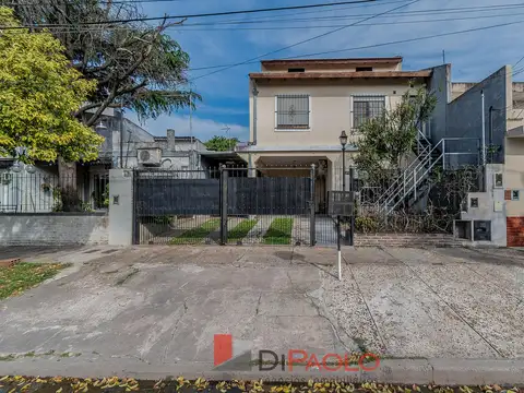 Casa 7 ambientes con 3 baños
