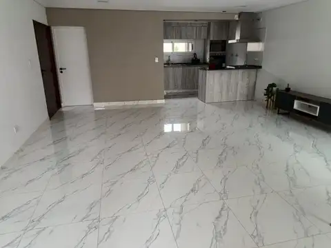 Casa Moderna en dos plantas, 3 dorm. Las Heras