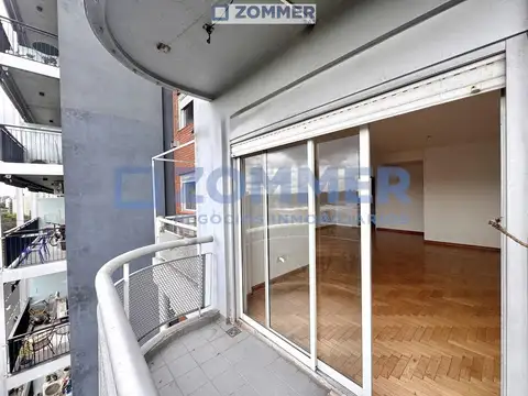VENTA DEPARTAMENTO 2 AMBIENTES CON COCHERA, PILETA en CHACARITA | Balcon al frente, piso al alto