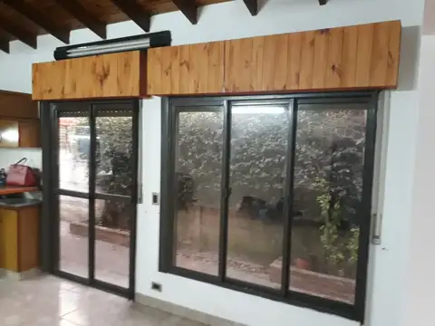 Depto Tipo Casa en Alquiler de 2 dormitorios