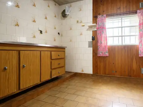 Casa 4 ambientes con 1 baño