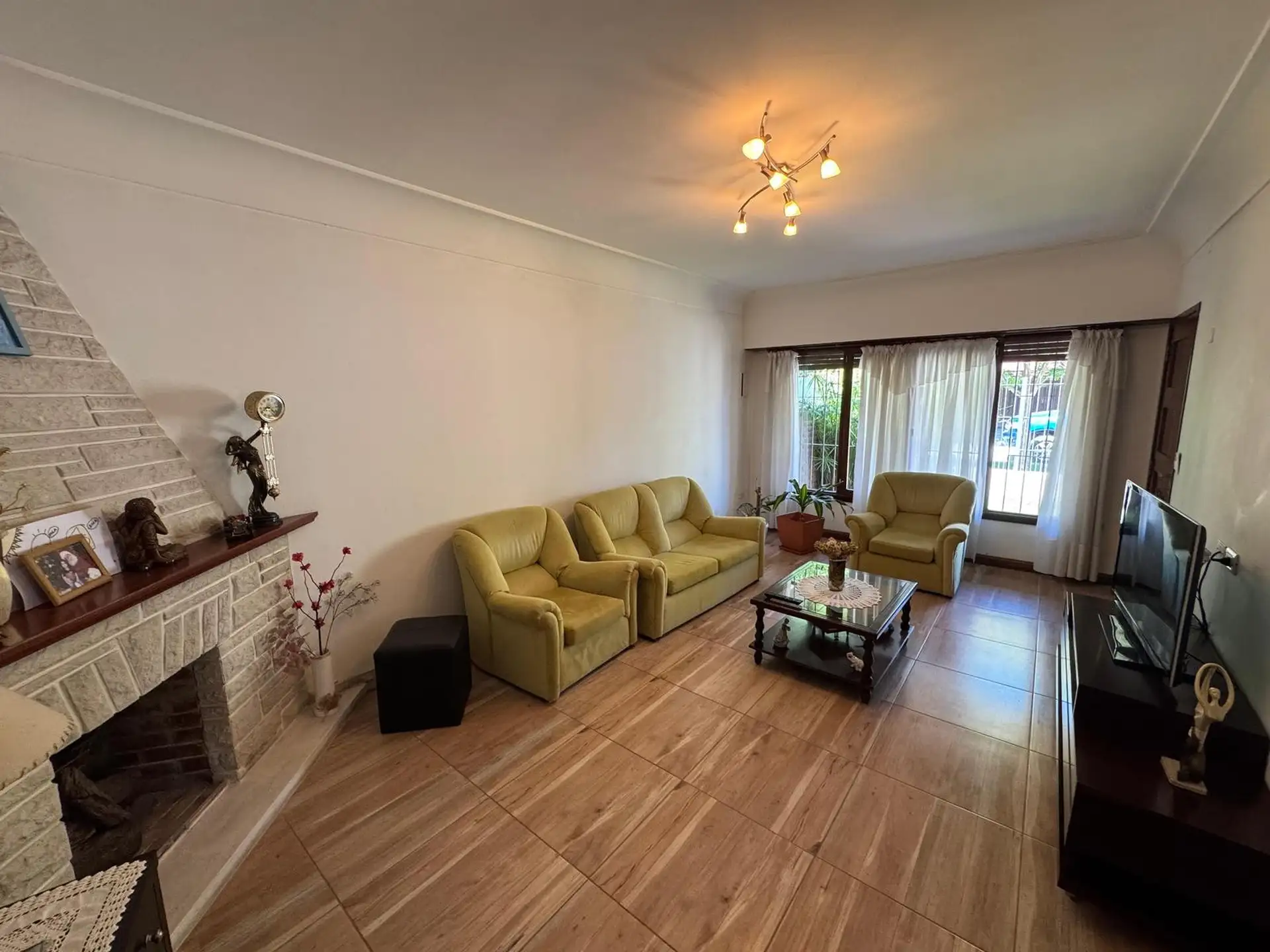 Chalet de 3 amb con Garage y Quincho con dormitorio