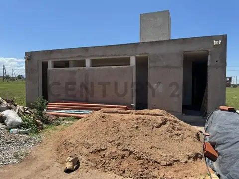 VENTA CASA 3 DORMITORIOS DOCTA FRENTE COLEGIO DOCTA CENTRAL ENTREGA ABRIL 2026