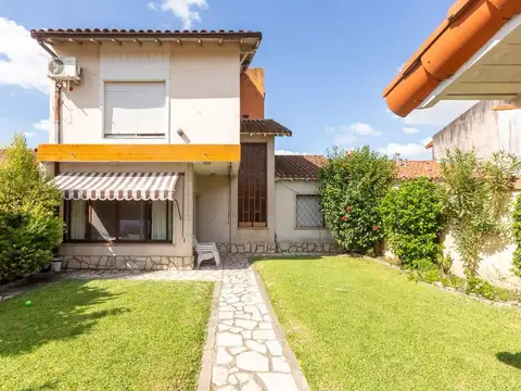 VENTA CASA EN CIUDAD JARDIN 4 AMB - PERMUTA