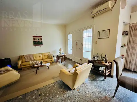 Casa 5 ambientes con 1 baño