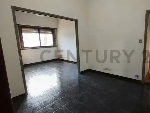 VENTA DEPARTAMENTO DE 4 AMBIENTES CON PATIO EN PARQUE CHACABUCO