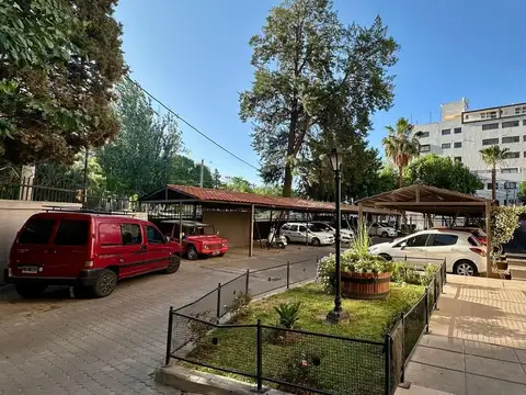 VENTA AMPLIO DEPARTAMENTO GODOY CRUZ  APTO CREDITO