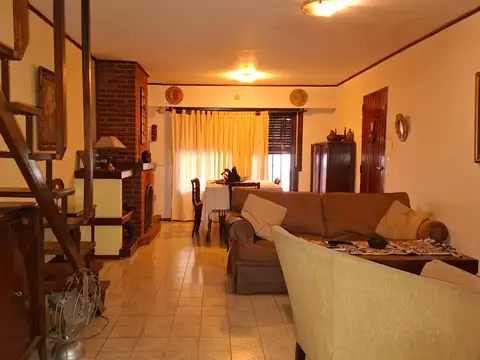 Depto Tipo Casa en Venta de 4 ambientes