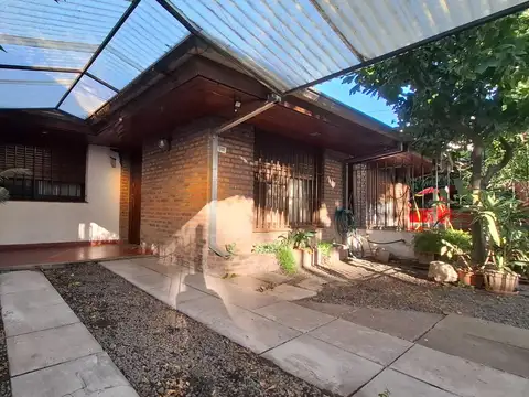 Dúplex de 4 Ambientes con Jardín y Cuarto de Herramientas