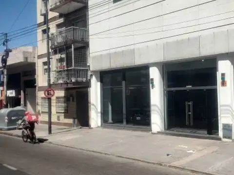 Galpon en Alquiler en Flores, $ 20.000.000