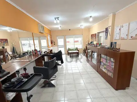 Casa 6 ambientes con 2 baños