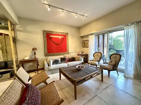 Casa 8 ambientes con 4 baños