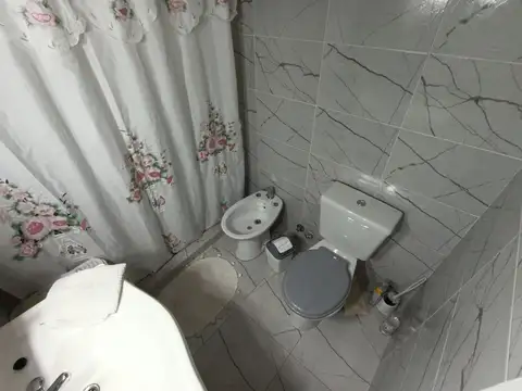 Depto Tipo Casa en Alquiler en Lomas del Mirador, $ 600.000
