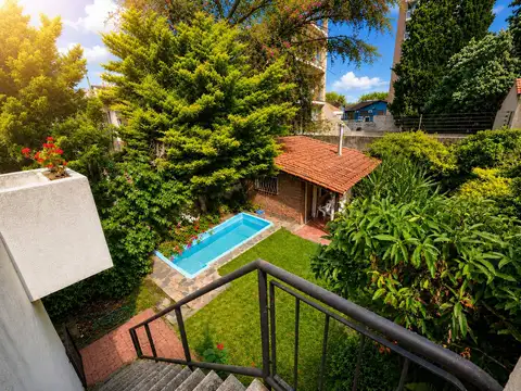 Casa 6 ambientes con 2 baños