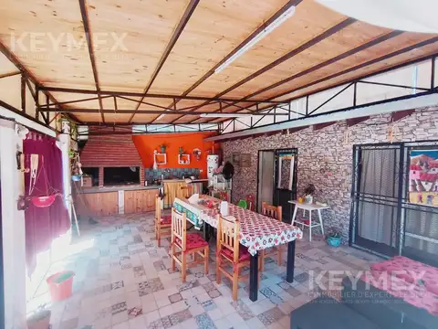 Casa 7 ambientes con 3 baños