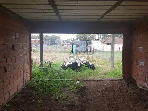 Casa 3 ambientes con 1 baño
