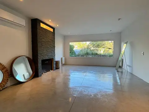 Casa 9 ambientes con 8 baños