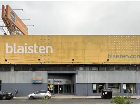 Local con estacionamiento, Barracas, CABA