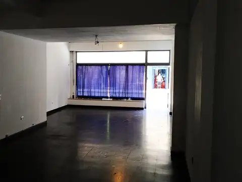 Local en Venta en España, USD 135.000